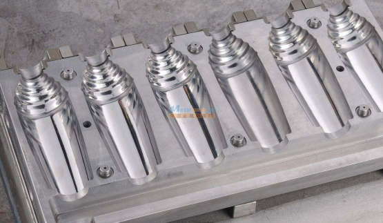 蘭州沖壓模具廠 優良蘭州塑料模具廠家直銷 蘭州百萬塑膠模具有限責任公司